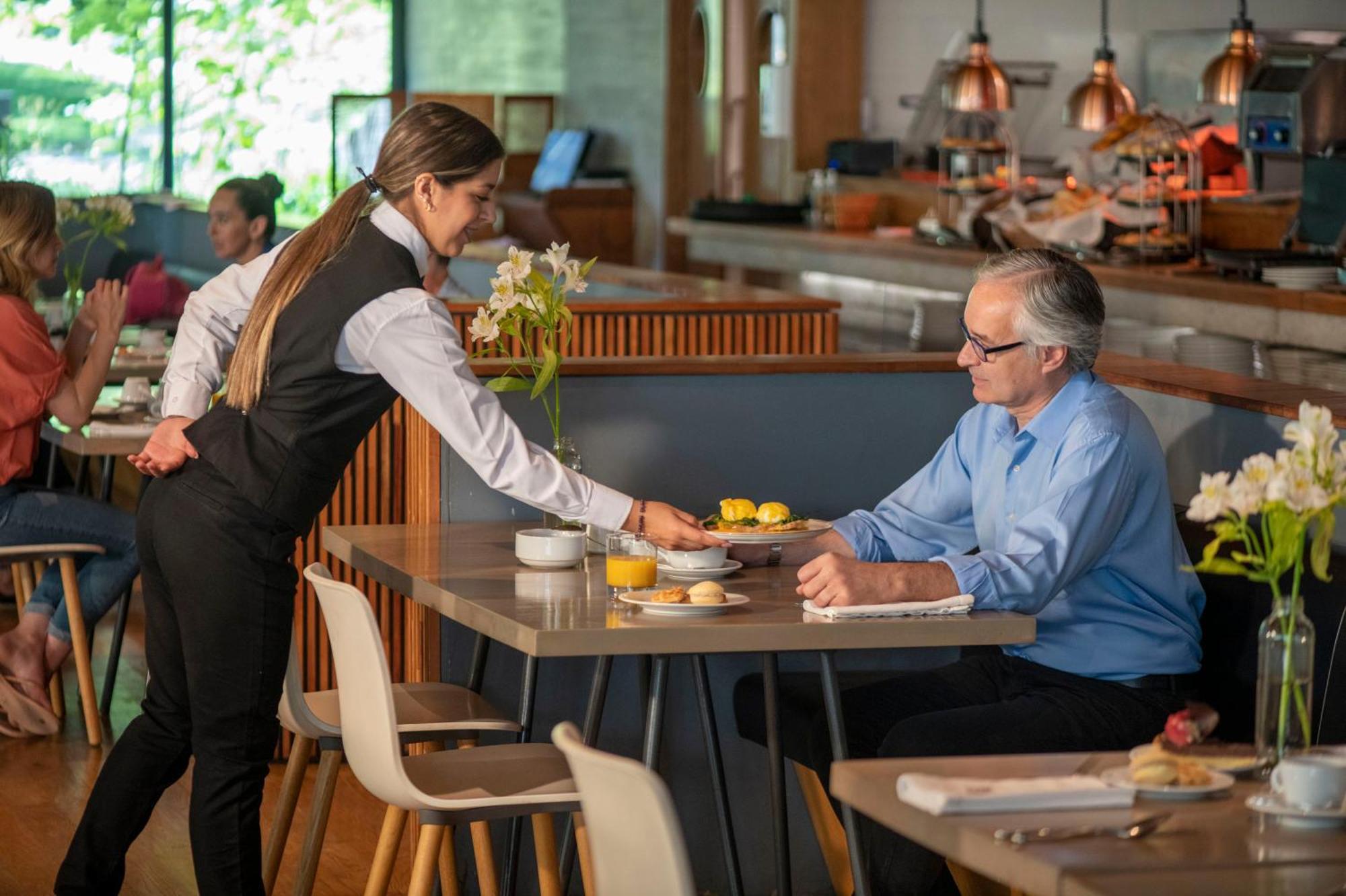 Las Majadas Hotel & Centro De Reuniones เปียร์เก ภายนอก รูปภาพ